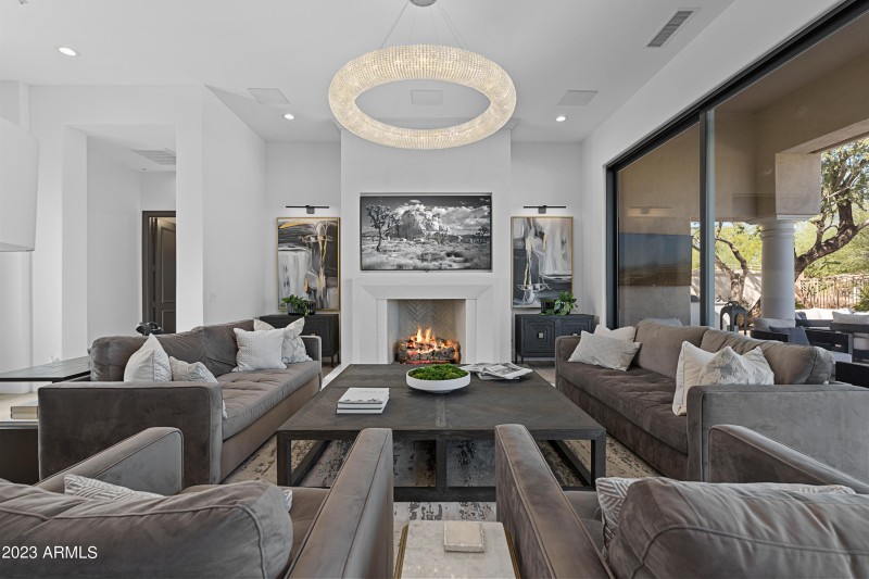 08-Living Room