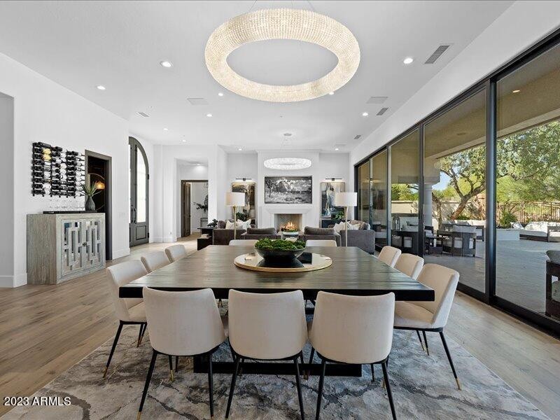 07-Dining Room