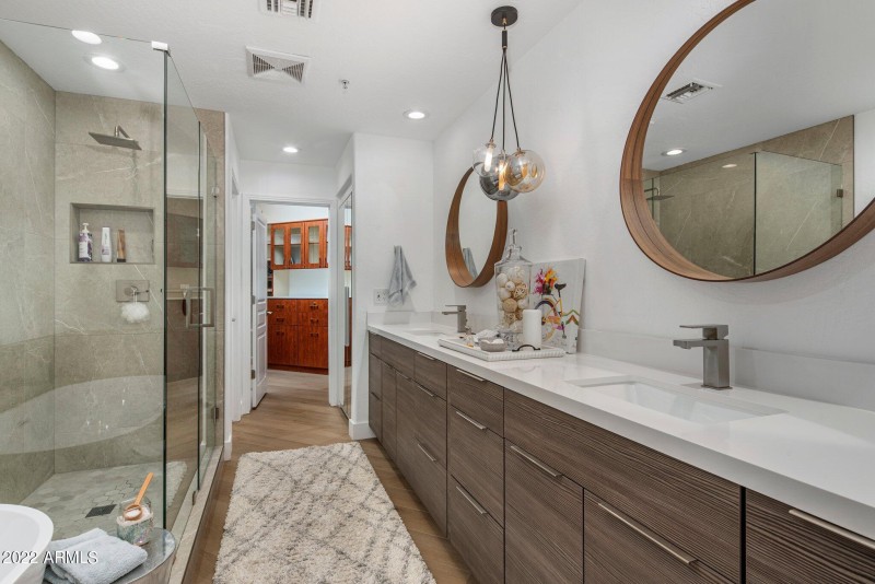 Master Batroom