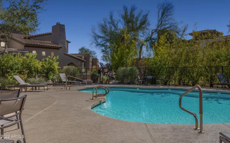 1096 Pool