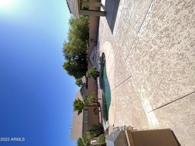 3052FF6D-7731-4C4B-9266-E898E0D060B4