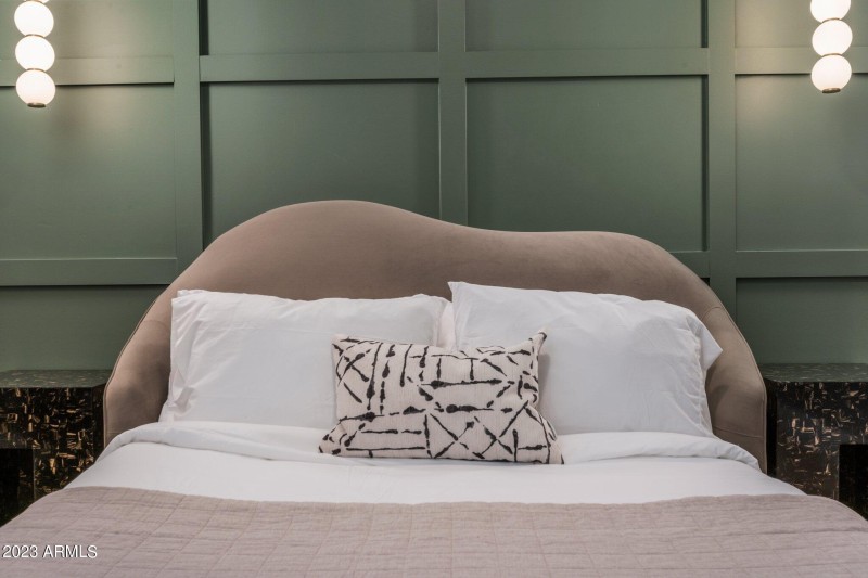 Guest Bedroom 3 with Queen