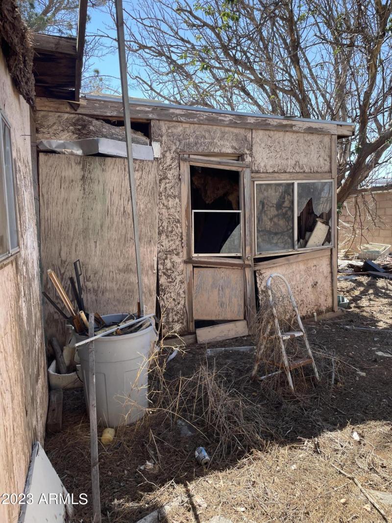 9B754873-40D4-4B2A-8EF8-C1E5215CB30A