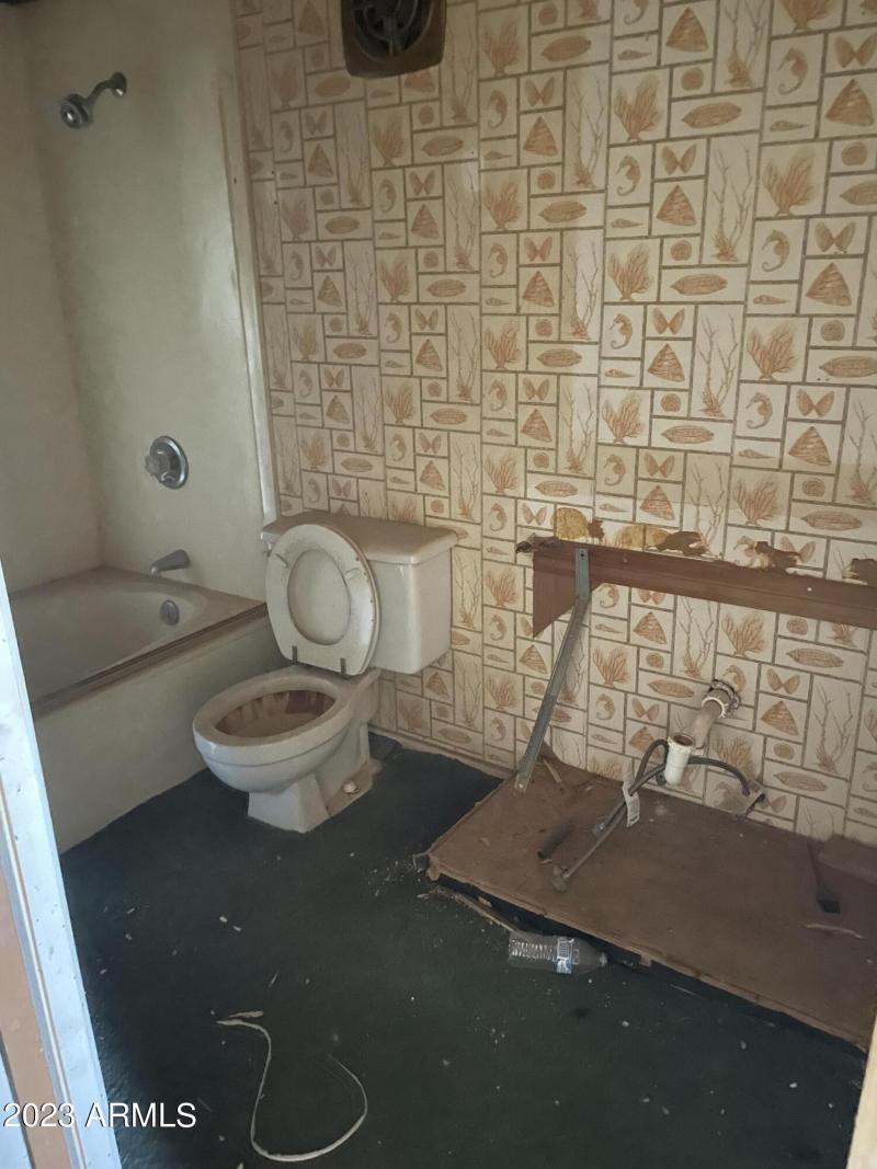 DFD80B7A-26C8-4AE5-BDBF-957700334586