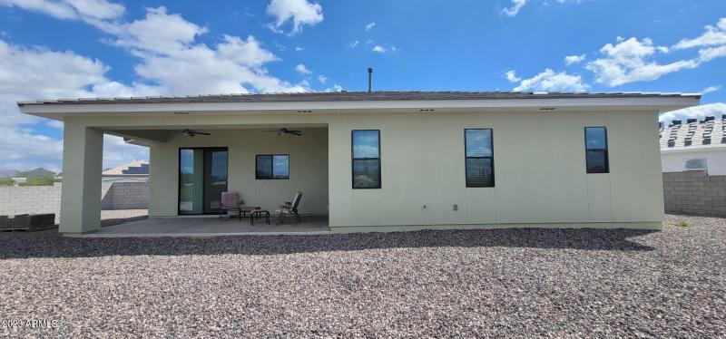 2906 Acacia back porch