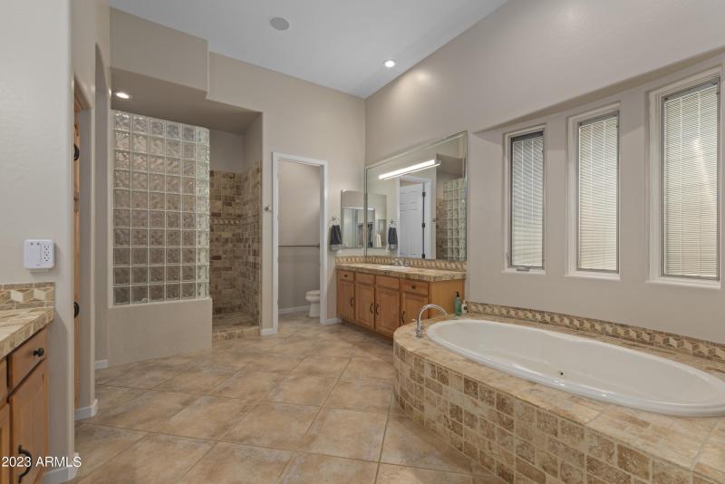 030_Primary Bathroom