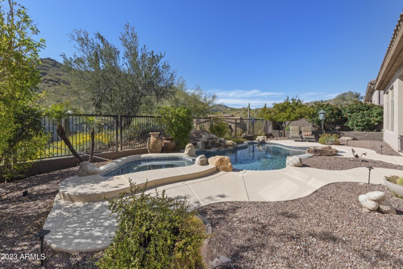 045_Exterior Backyard