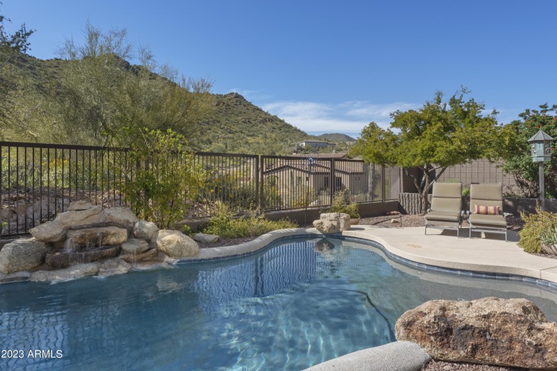 047_Exterior Poolside