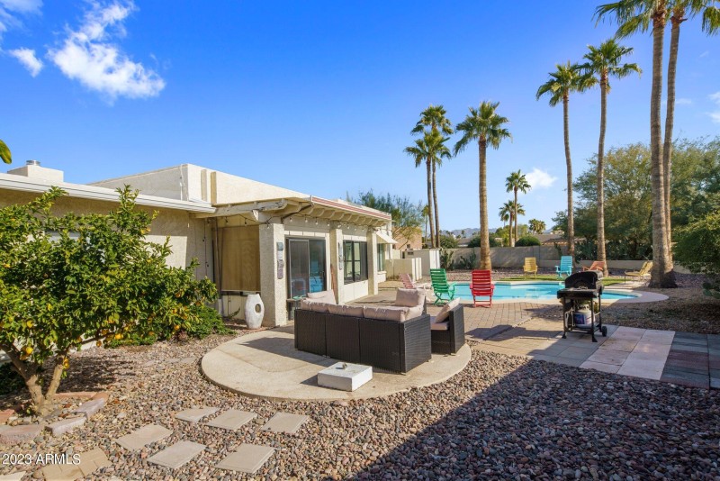 Oversized Backyard with Pool