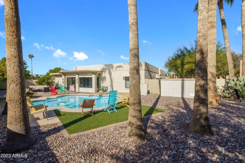 Oversized Backyard with Pool