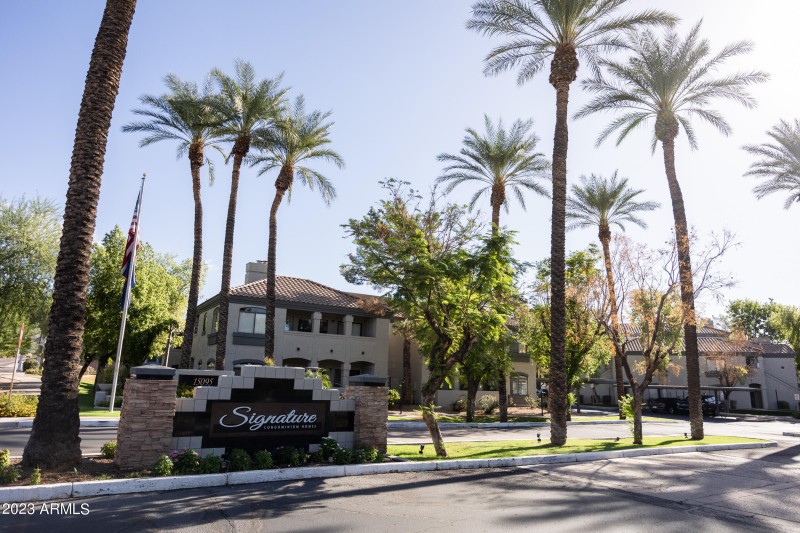 Signature Condominium homes