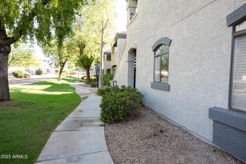 walkway to the front door