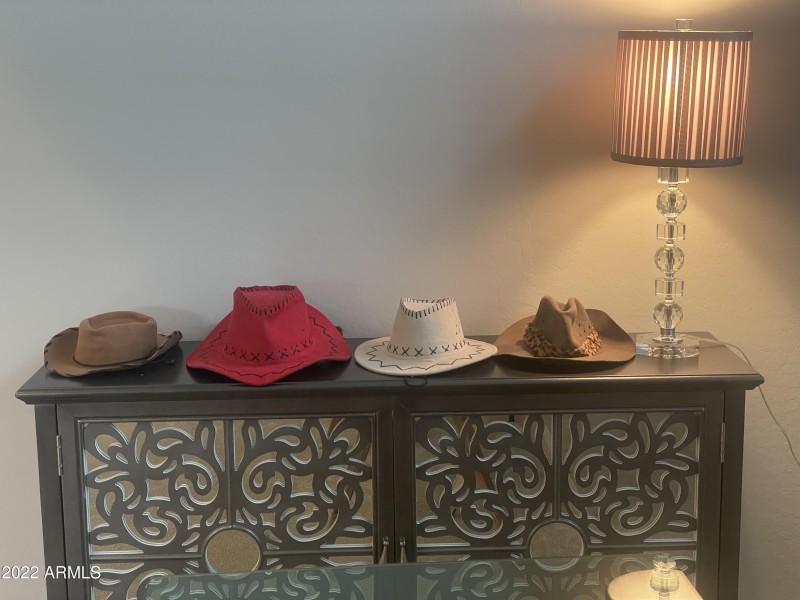 F8F46C94-0F18-4855-BCA2-8C90BDA43294