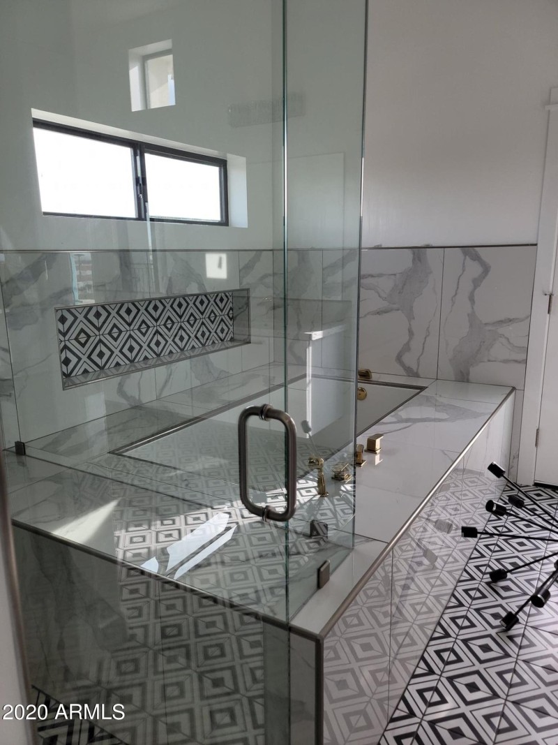 129498927_960092741061076_63447015798565