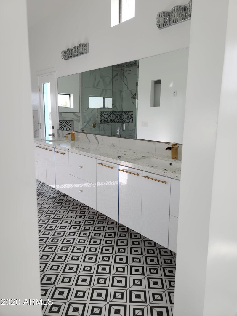 129169384_401836211165648_60622299151941