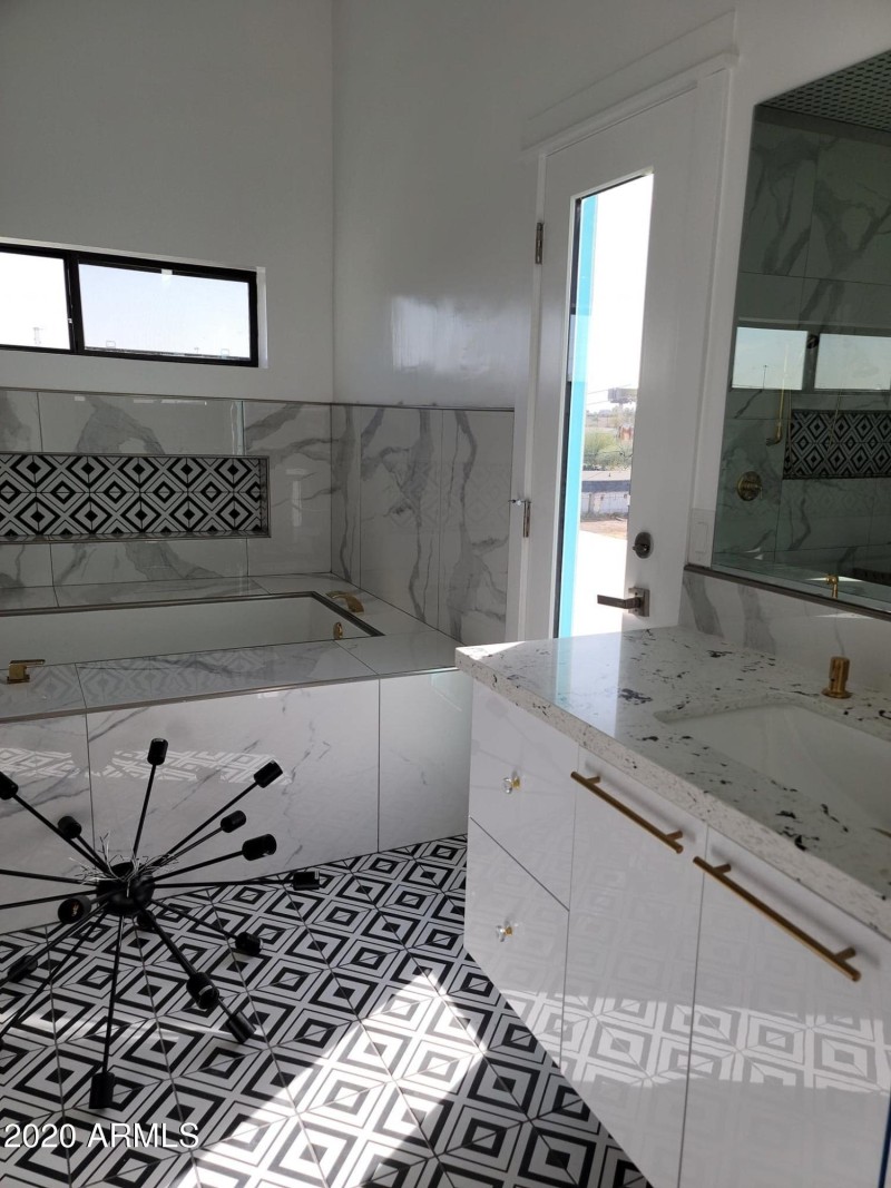 129077385_421097299028955_34777565817974