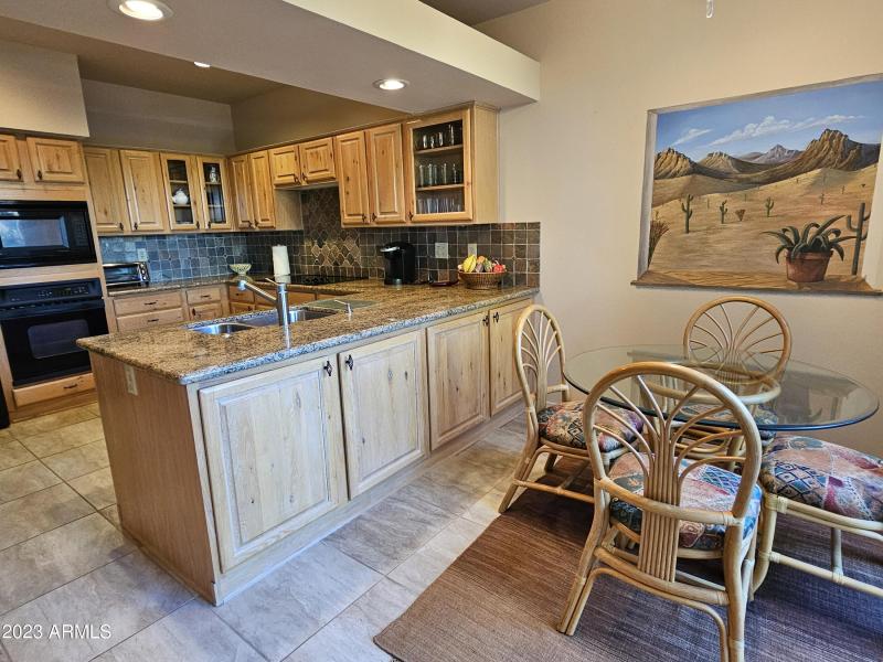 Kitchen & Casual Dining