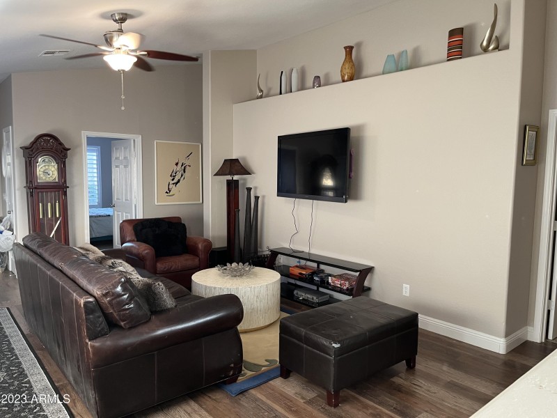 D20B349F-6612-43B1-919C-FC9355E4C1EF