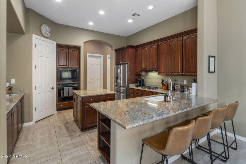 Gourmet Kitchen with Breakfast Bar