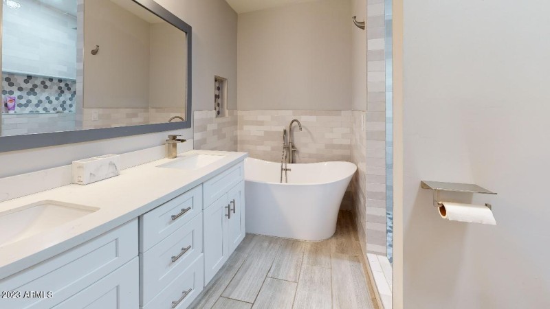 5426-S-College-Ave-Bathroom