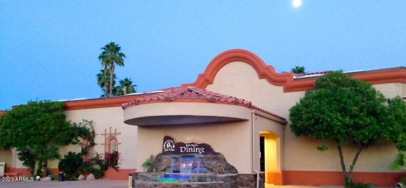 25845 S Howard Restaurant