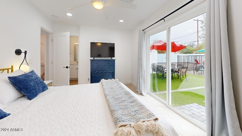 5215-E-Cambridge-Ave-Bedroom(1)