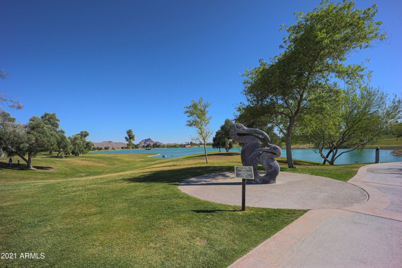 Fountain Park is Under a Mile Away!