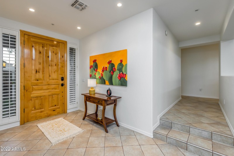 43) FOYER