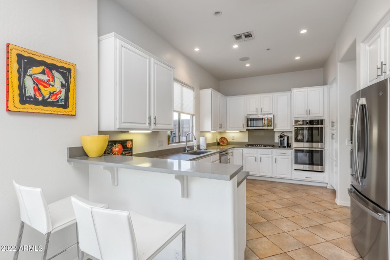 12) KITCHEN
