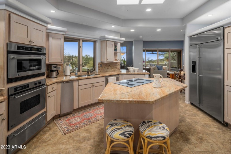 13-web-or-mls-HUB06306