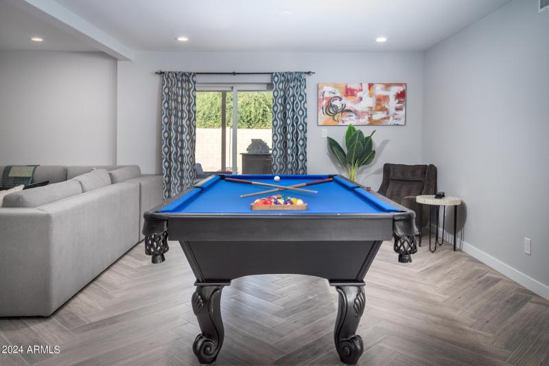 Pool-Table