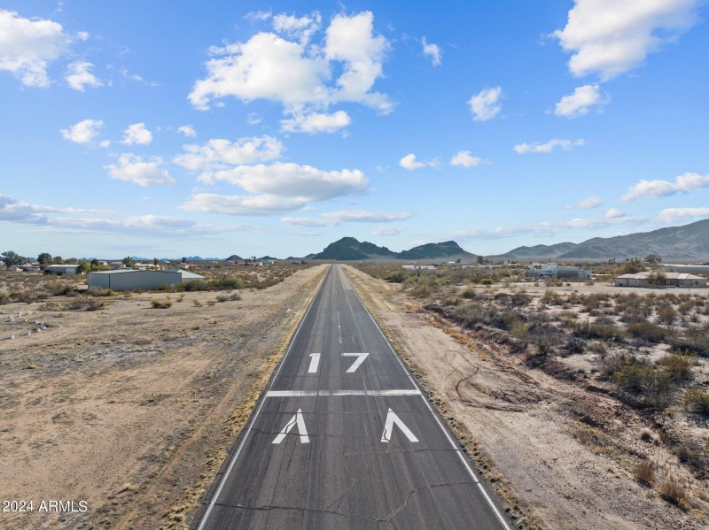 Landing South for Short Taxi to Hangar