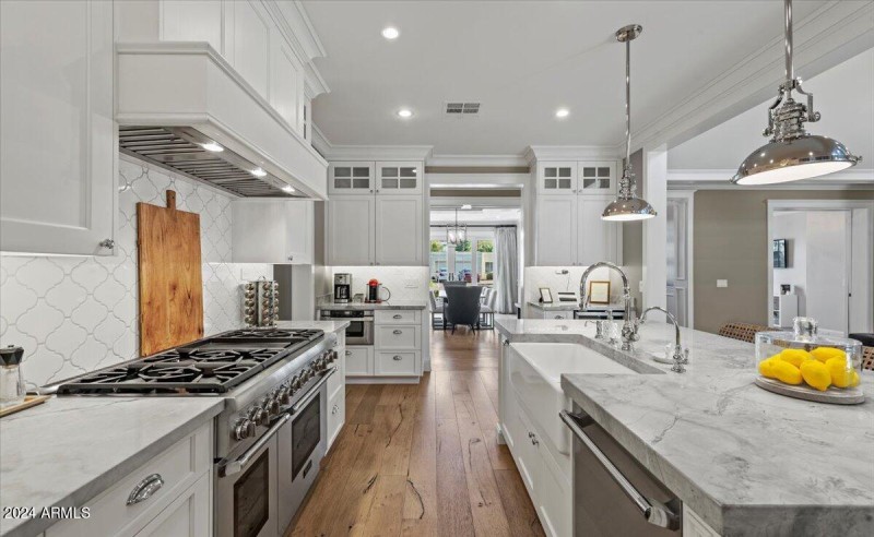 18-4549 E. Calle Tuberia 12