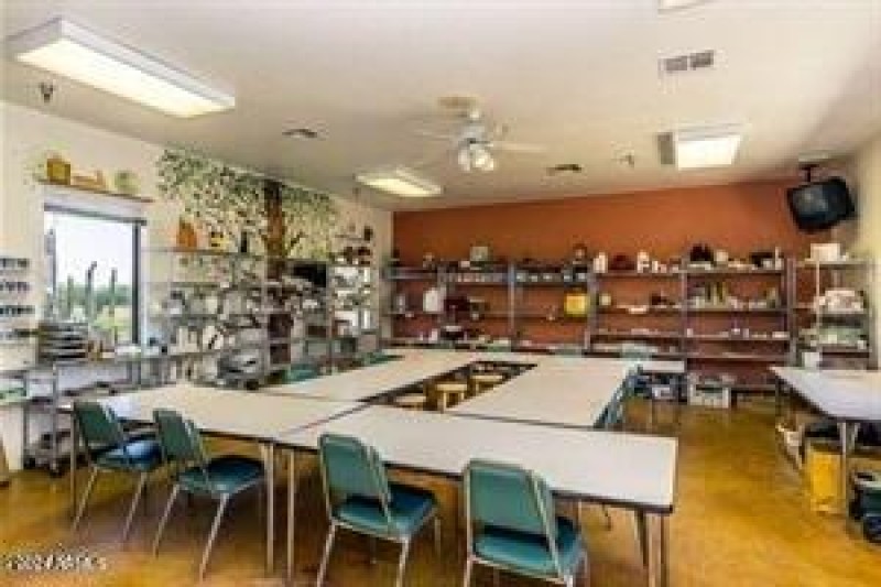 829adef585794a059897c0e1d9907c10-Small