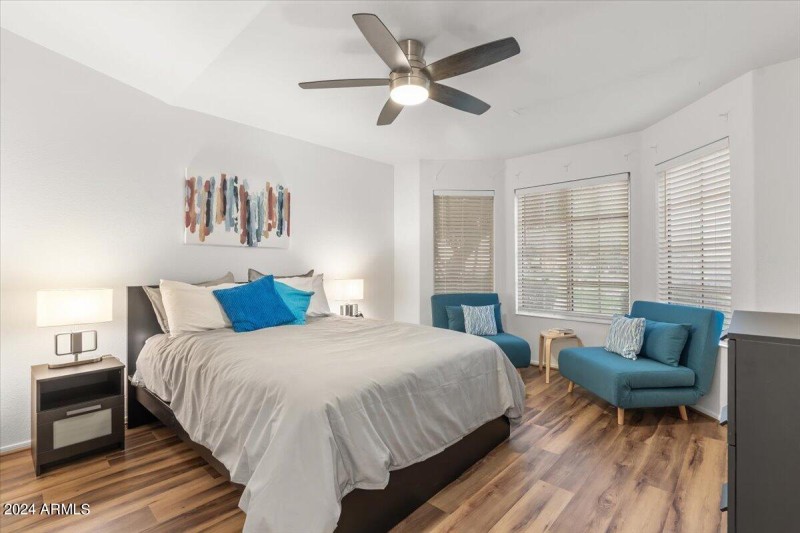 2nd Bedroom with queen size bed