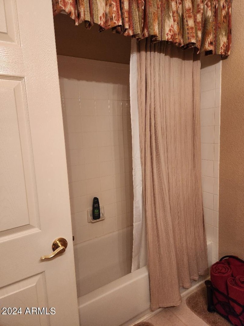 Guest Tub-Shower