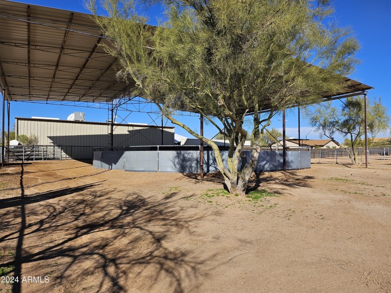 RV Parking / Hay Barn / Bull Pen