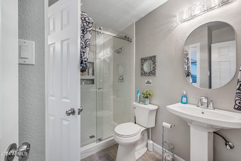 17-1717EUHD1052-ocupix 3-8