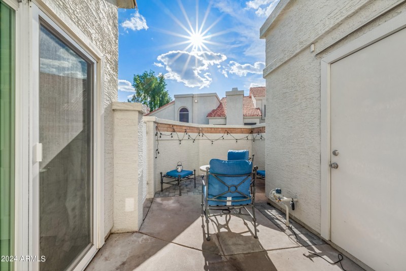 24-1717EUHD1052-ocupix 3-8