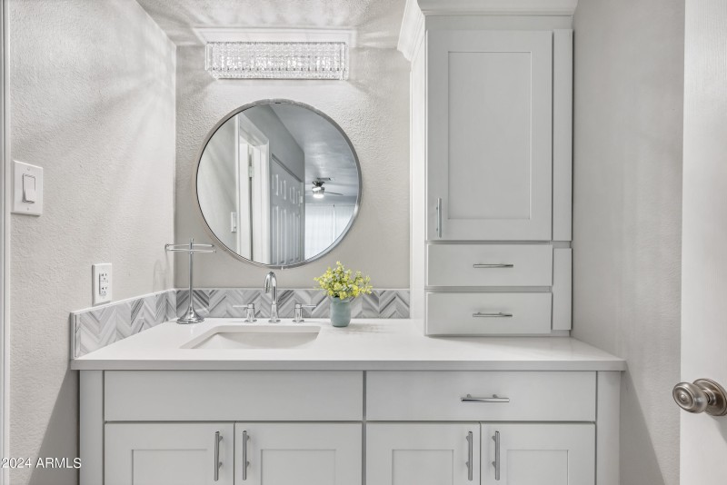 43-1717EUHD1052-ocupix 3-8