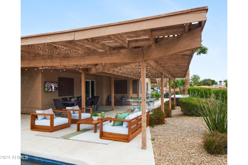 $100k+ Resort Backyard