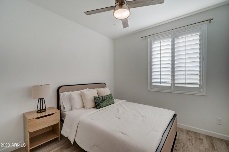 26523 N Thornhill-16