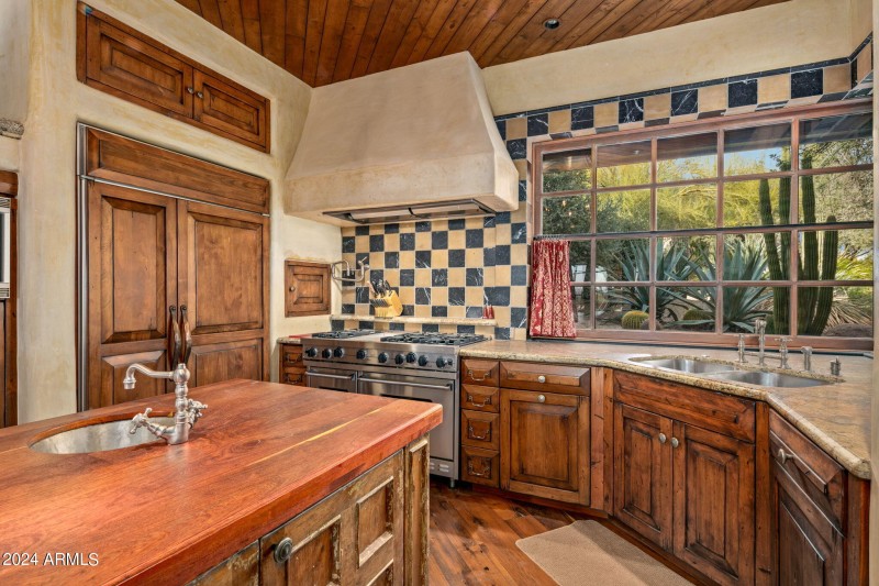 13-web-or-mls-Kitchen Details