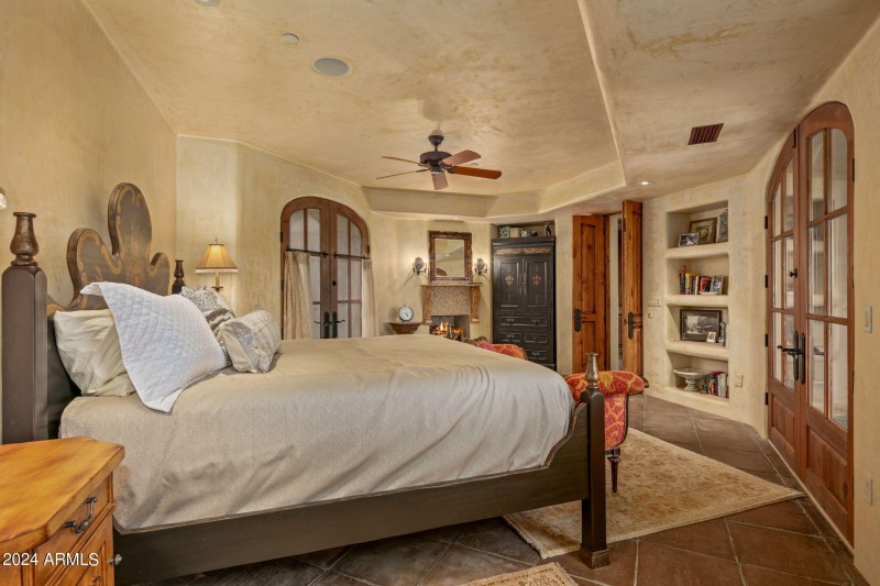 21-web-or-mls-Primary Bedroom Ensuite