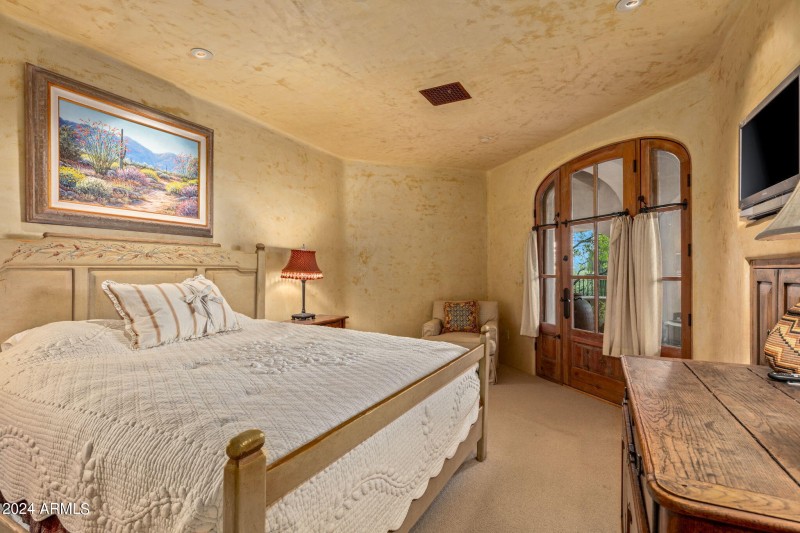 29-web-or-mls-Bedroom Ensuite 2