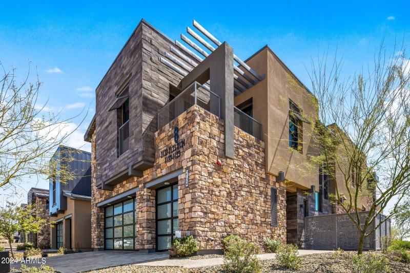 4-web-or-mls-Front Exteriors