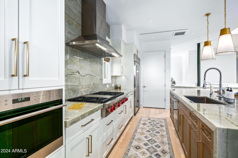 15-web-or-mls-Kitchen Details