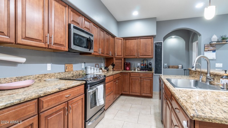 602 W Ridgecrest Rd-98