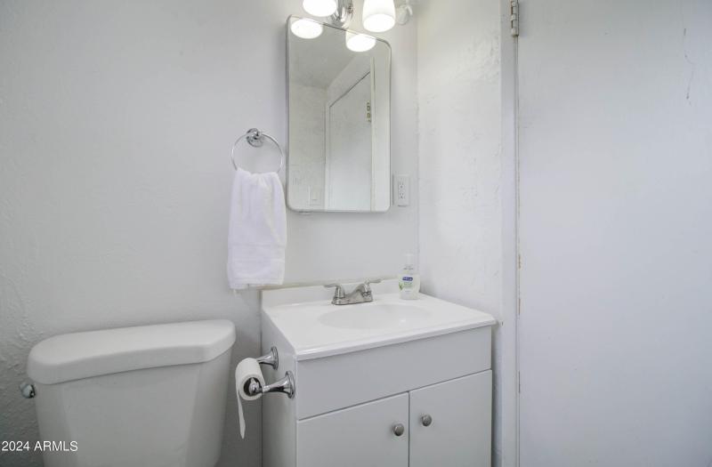 877 E Sycamore St Bunkhouse-4