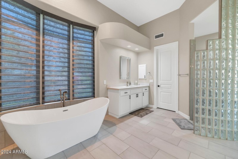 10940 E Cosmos Cir-large-022-012-10940 E